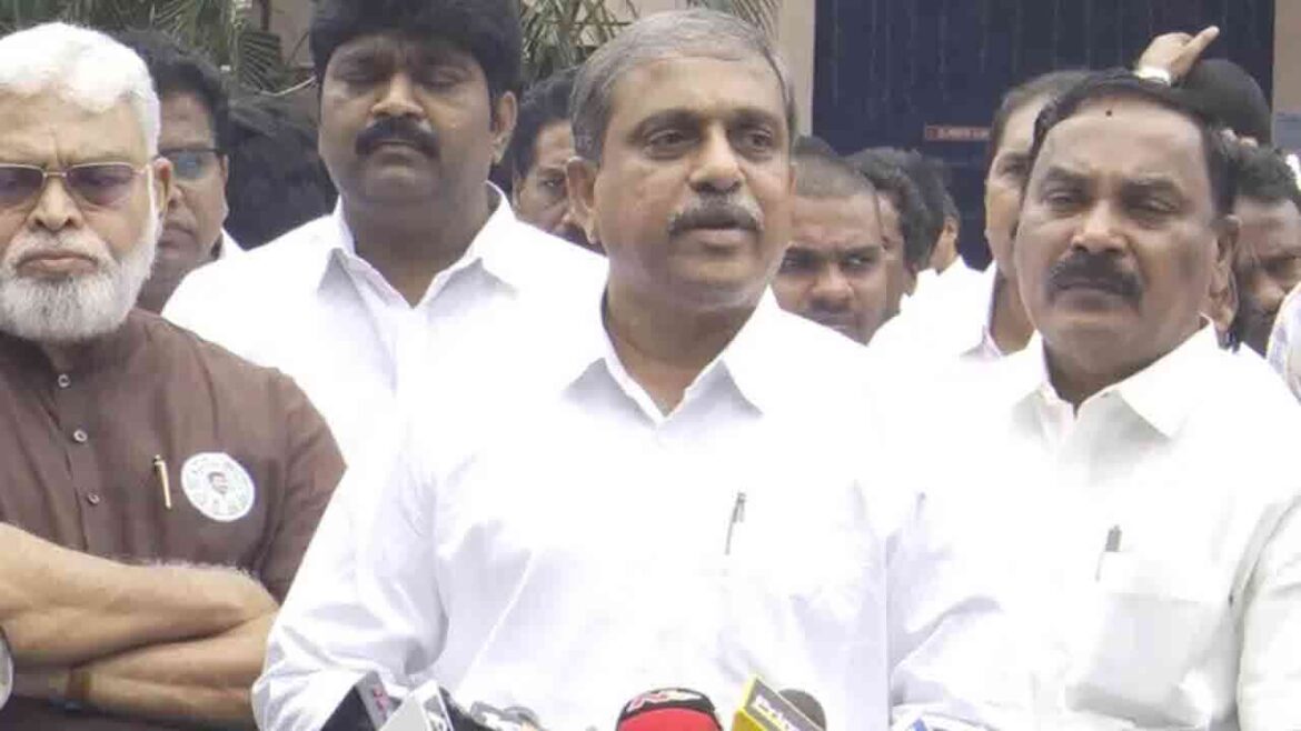 నక్సలైట్లను అరెస్టు చేసినట్లుగా వైసిపి క్యాడర్ అరెస్టులు అరెస్టులు: సజ్జల సజ్జల సజ్జల నక్సలైట్లను అరెస్టు చేసినట్లుగా వైసిపి క్యాడర్ అరెస్టులు అరెస్టులు: సజ్జల సజ్జల సజ్జల