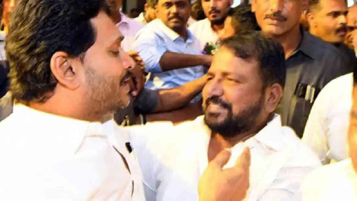వైసీపీలోకి మాజీ మంత్రి .. ఇప్పటికే జగన్ తో తో సంప్రదింపులు సంప్రదింపులు వైసీపీలోకి మాజీ మంత్రి .. ఇప్పటికే జగన్ తో తో సంప్రదింపులు సంప్రదింపులు