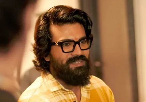 సెన్సేషనల్ డైరెక్టర్ తో రామ్ చరణ్ చరణ్ మూవీ .. లెక్క వెయ్యి సెన్సేషనల్ డైరెక్టర్ తో రామ్ చరణ్ చరణ్ మూవీ .. లెక్క వెయ్యి కోట్ల నుంచి మొదలు!