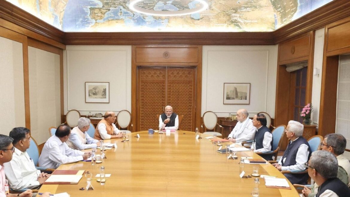 కాశ్మీర్ పహల్గామ్ టెర్రర్ అటాక్ లైవ్: పిఎమ్ నివాసంలో భద్రతా సమావేశం; ఫిర్ News18