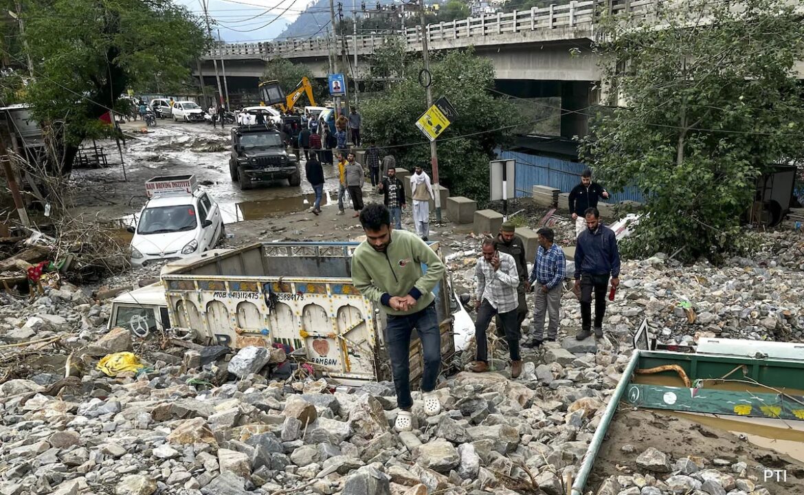 కొండచరియల తరువాత J & K యొక్క రాంబన్ నివాసితులు – ACPS కొండచరియల తరువాత J & K యొక్క రాంబన్ నివాసితులు