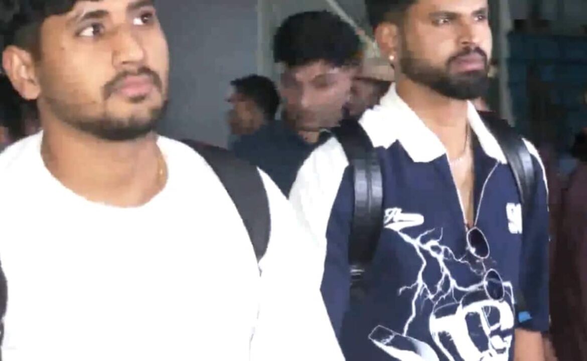 పంజాబ్ రాజులు, Delhi ిల్లీ రాజధానుల ఆటగాళ్ళు ప్రత్యేక వందే భారత్ రైలు పంజాబ్ రాజులు, Delhi ిల్లీ రాజధానుల ఆటగాళ్ళు ప్రత్యేక వందే భారత్ రైలు ద్వారా Delhi ిల్లీకి చేరుకుంటారు - వాచ్