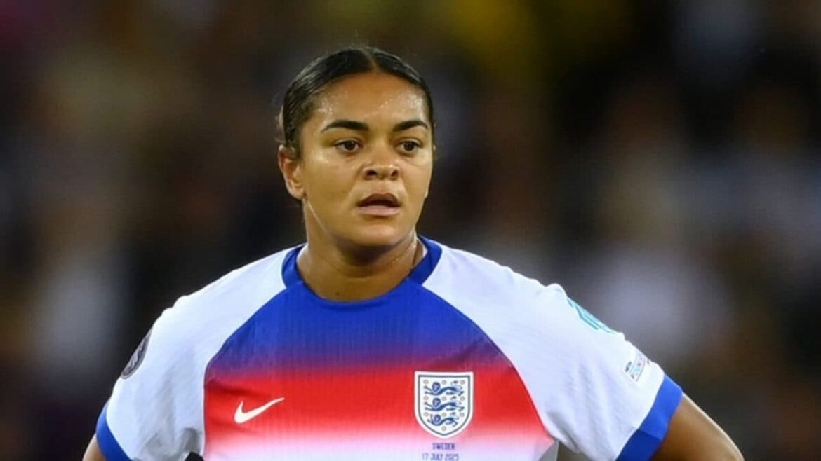 ఇంగ్లాండ్ మోకాలి తీసుకోకూడదు; యూరో 2025 లో జెస్ కార్టర్ జాతి దుర్వినియోగాన్ని News18