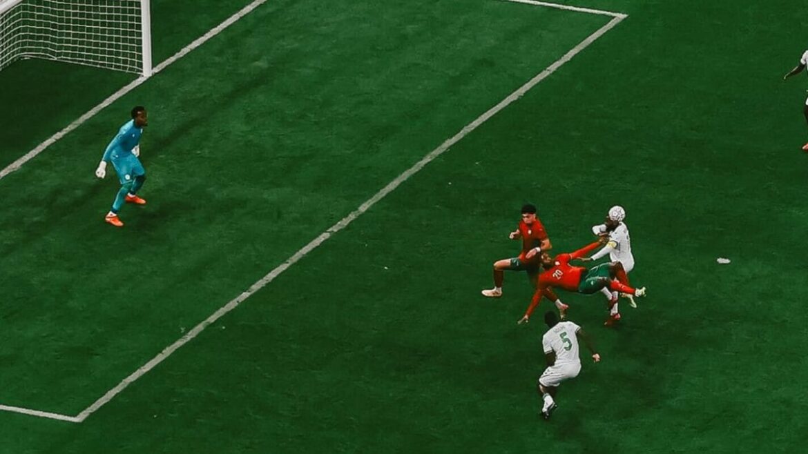 AFCON ఓపెనర్ vs కొమొరోస్‌లో మొరాకో యొక్క ఎల్ కాబి ఒక అదర్-ప్రపంచపు సైకిల్ కిక్ గోల్ చేశాడు | Watch | ఫుట్‌బాల్ వార్తలు
