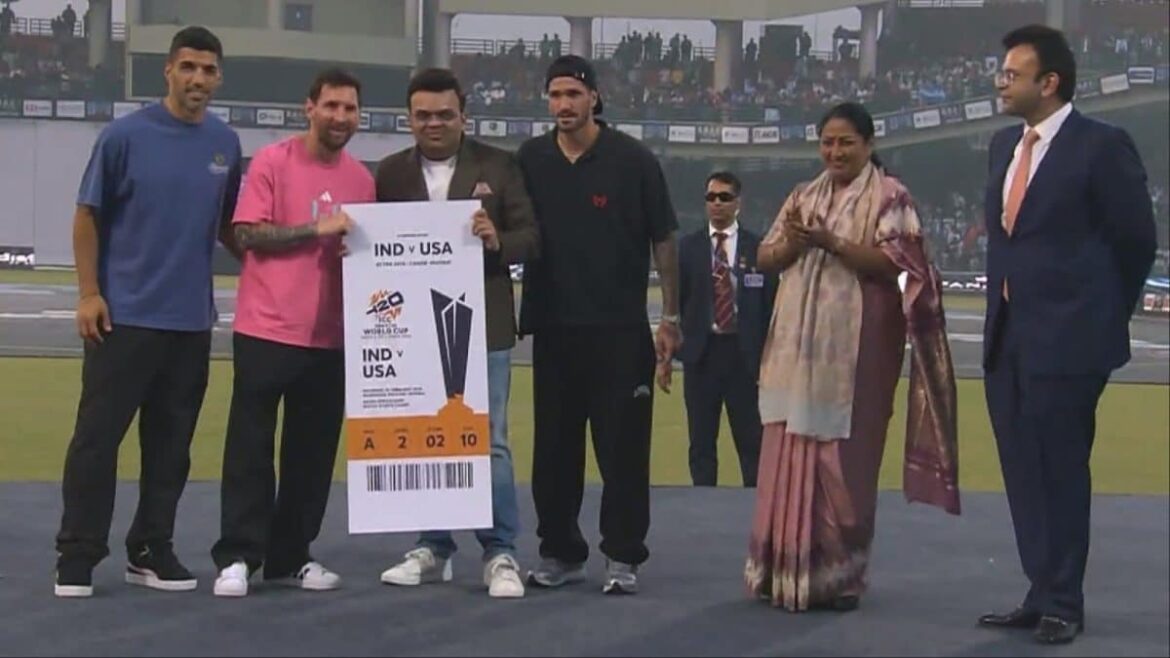 మెస్సీ టూర్ భారత ఫుట్‌బాల్ పోరాడుతున్నప్పుడు కోట్లకు పైగా ఖర్చు చేసిన చర్చ: 'సెలబ్రేటింగ్...' | ఫుట్‌బాల్ వార్తలు
